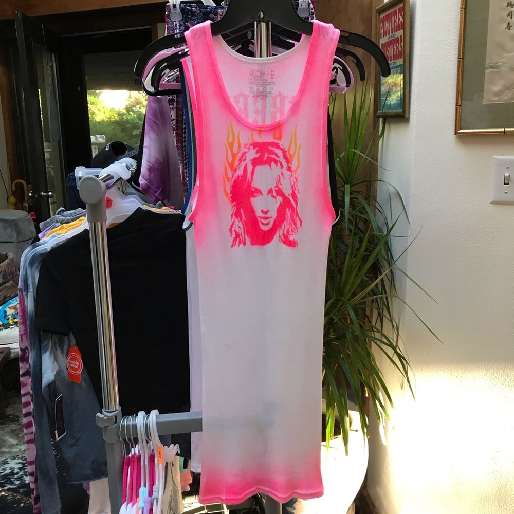 ⚡️BRITNEY SPEARS FREED distressed ribbed graffiti soft tank top S (XS) - Picture 14 of 17